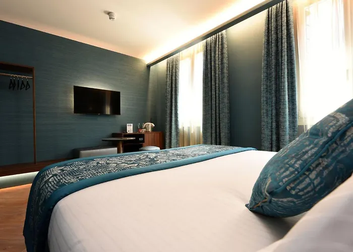Rosa Salva Suites